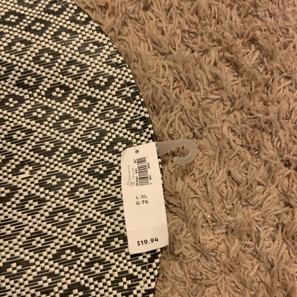 Old Navy Beach Hat - Picture 3 of 3